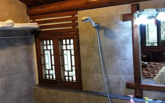 Huangshan Hongcun Yihu Lvyuan Inn