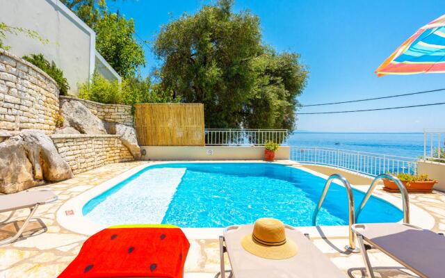 Villa Thalassa Large Private Pool Walk to Beach Sea Views A C Wifi Car Not Required - 920