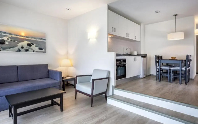 Apartamentos HG Cristian Sur