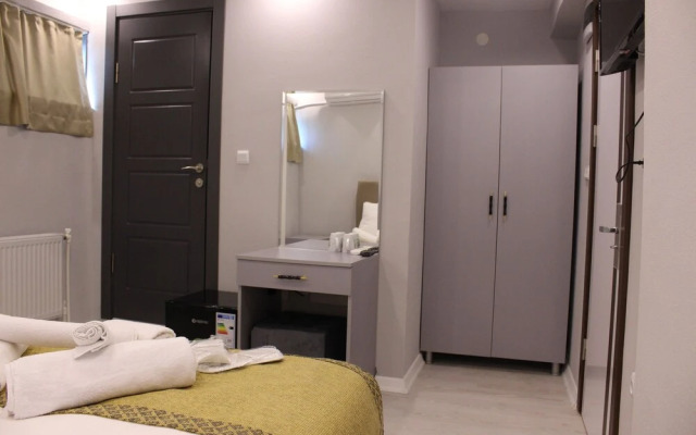 Class Hotel