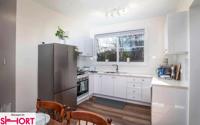 Paddington Villa 1 - Free Wi-fi, Netflix