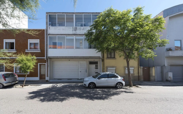 Bright & Sunny Beach House