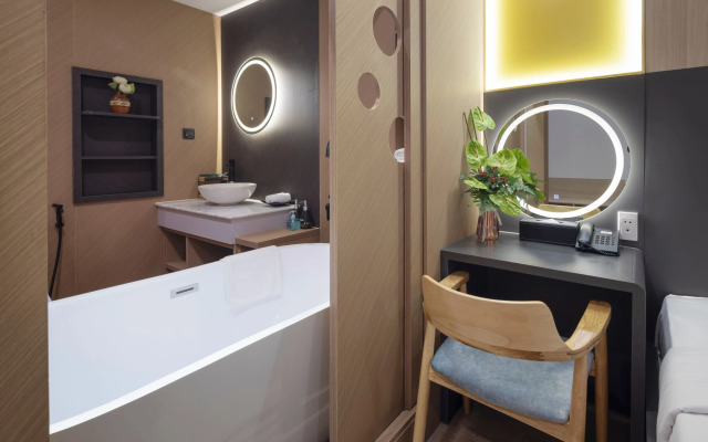 Viet Lotus Saigon Hotel