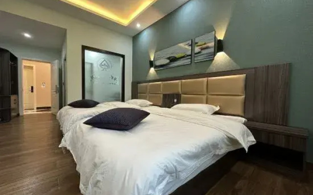 Maitreya Spades Hotel (Huquan Ecological Park Honghe Water Town Branch)