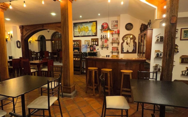 Hotel & Suites El Quijote