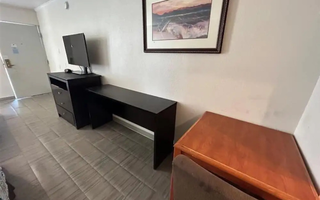 Studio 6 Fort Worth, TX – Downtown East