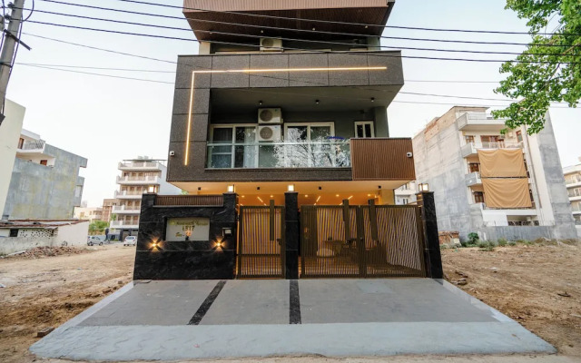 Lime Tree 1BHK Service Apartment Gurgaon