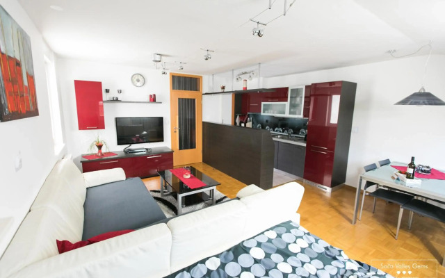Luxurious RUBY Apartment