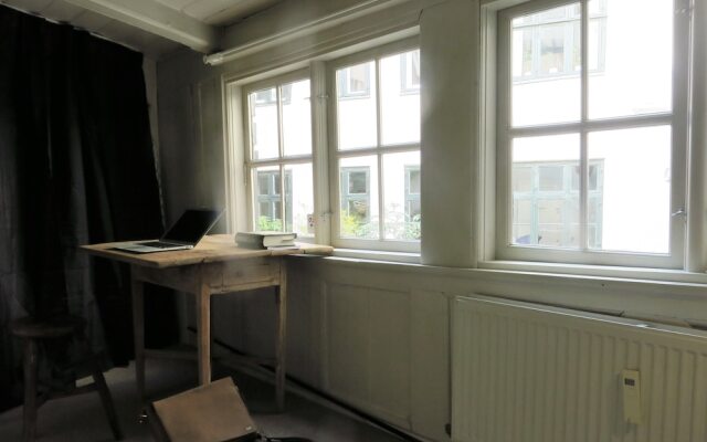 apartment historical building 1374-1