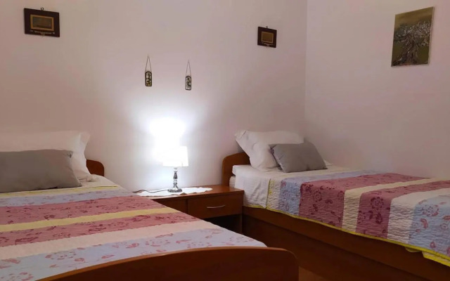 Garden apartment with a View