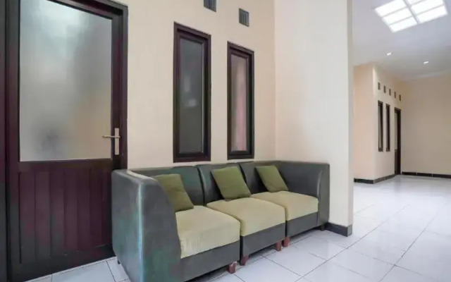 OYO 90346 Guest House Citra Pemuda