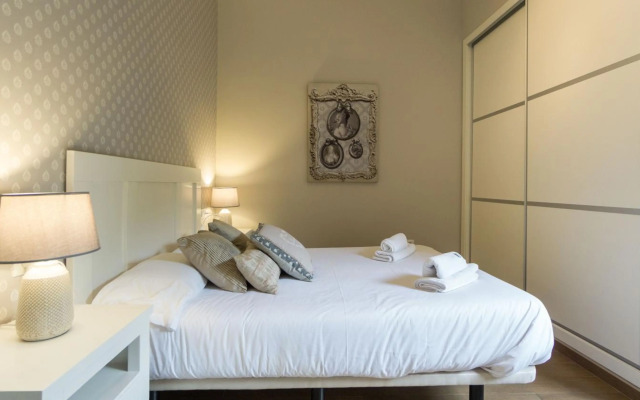 Giralda Dreams by RentalSevilla