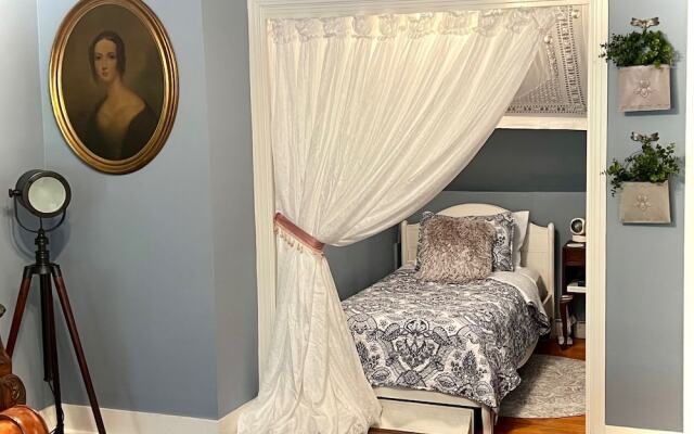 Benefield House Bed & Breakfast