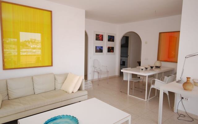 Apartment with joint pool and fantastic sea view