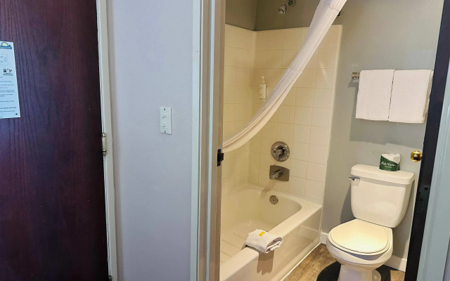 Days Inn by Wyndham Seatac Airport