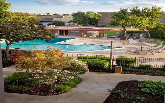 Best Western Plus Garden Court Inn
