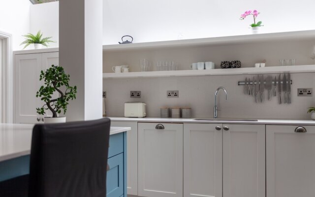 5 Bed Apartment in Clapham