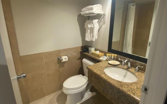Aqua Palms 306 Condo by RedAwning