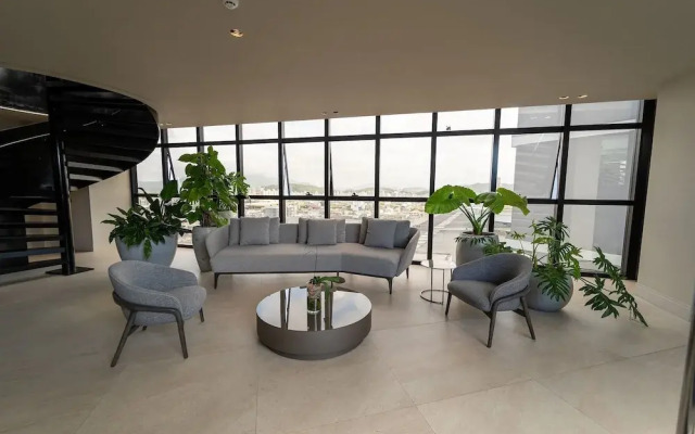 The Spot One By Xtay