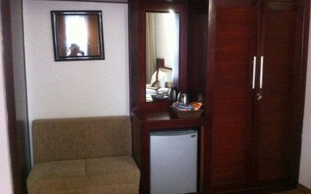 Long Anh Hotel