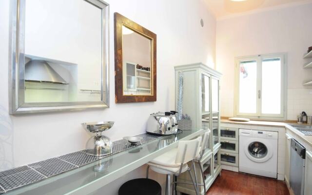 Cozy Central City Apartment