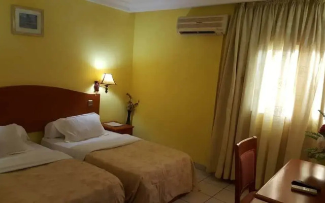 Peninsula Plaza Hotel