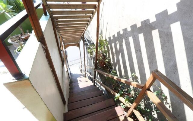 Sanyi Hawthorn B&B
