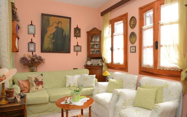 Dora's Studios and Apartments