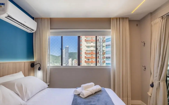 Apt With 2 Suites Beachfront in BC Eqc0801