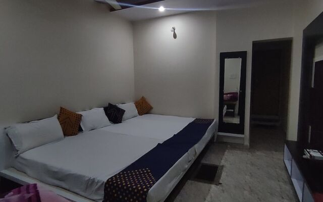 Goroomgo Hotel SONI Madhya Pradesh