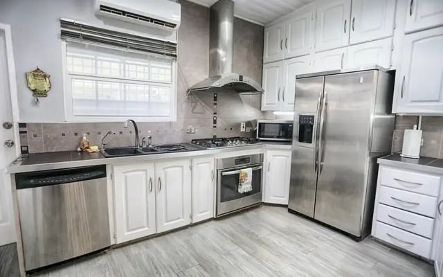 Pool and Jacuzzi Vacation Home