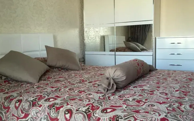 Golden Life Apartment