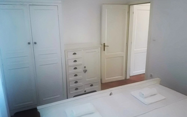 Luxury Three-bedroom Apartment With Amazing Overlook at the sea