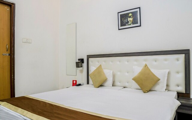 OYO 6774 Apartment The White Feathers