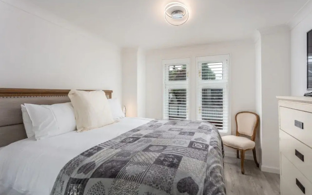 9A Millbrae - Donnini Apartments