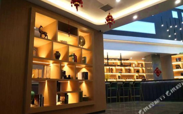 Elong Wanguo Hotel (Nanchang Railway Station Bayi Square)