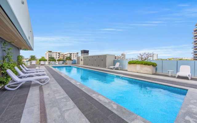 Trafalgar Lane Apartments by CLLIX