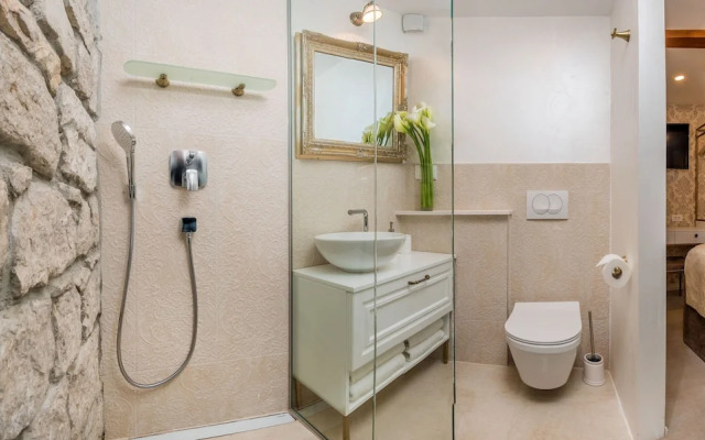 Jupiter Lux Rooms