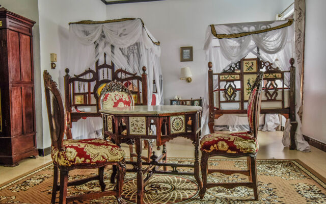 Tembo House Hotel & Apartments