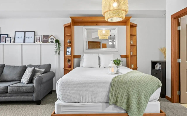⭐️ Luxury Mountain View Studio in Canmore ⭐️