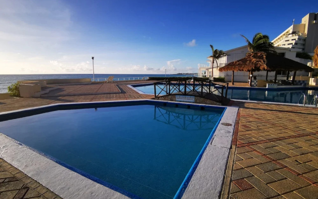 Cozy Studio In Beachfront Condominium