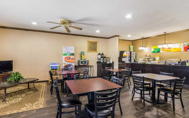 Econo Lodge Luverne I-90