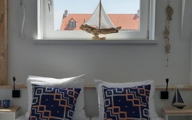 Benny's Beach House 2