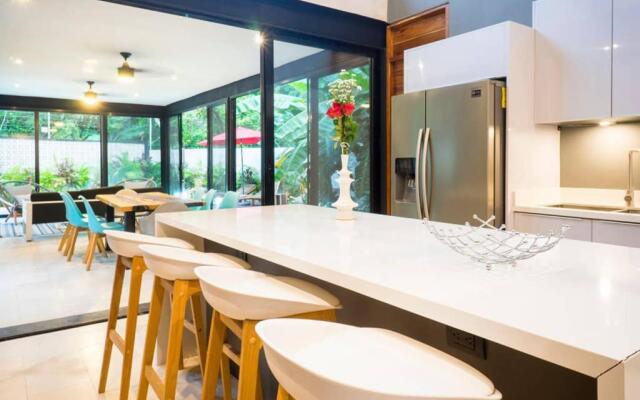 Villa Isla - Jacuzzi and Chef includ 4 BR 8 PPL