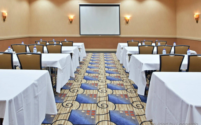 Delta Hotels by Marriott Detroit Novi