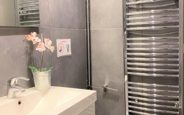 827 - Champ de Mars - Appartement parisien