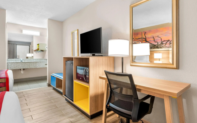 Days Inn by Wyndham Hoover Birmingham