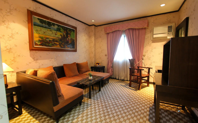 Luisita Central Park Hotel