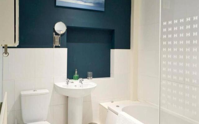 Tynemouth Beach Apartment - 2 min walk to beach
