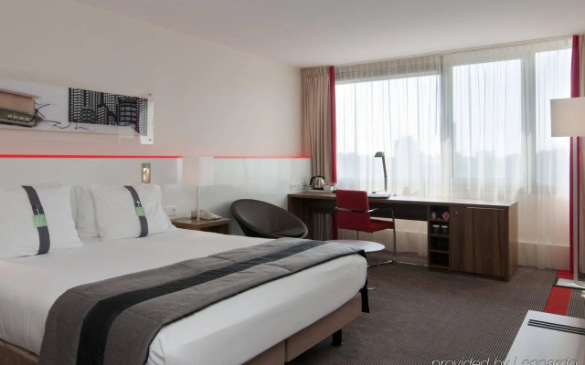 Holiday Inn Eindhoven Centre by IHG